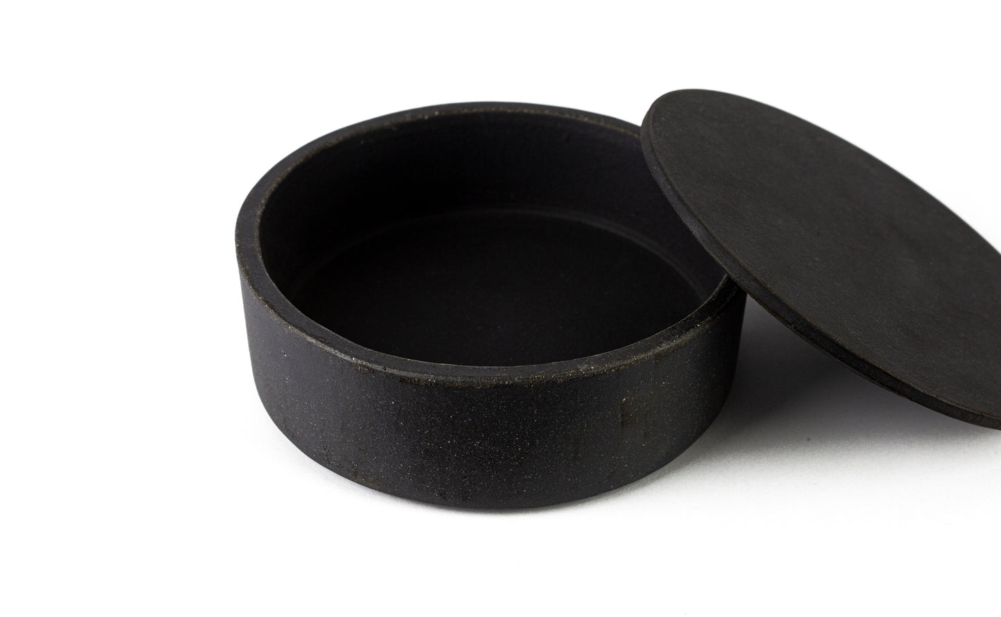 Kawara Keramik Schale mit Deckel / 18cm